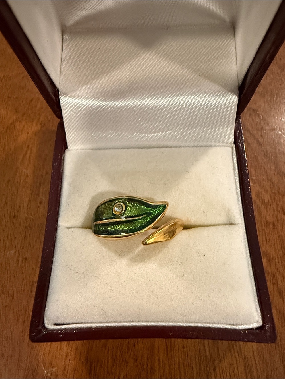 Avon Adjustable Green Enamel Leaf Ring with Gold-Tone Band
